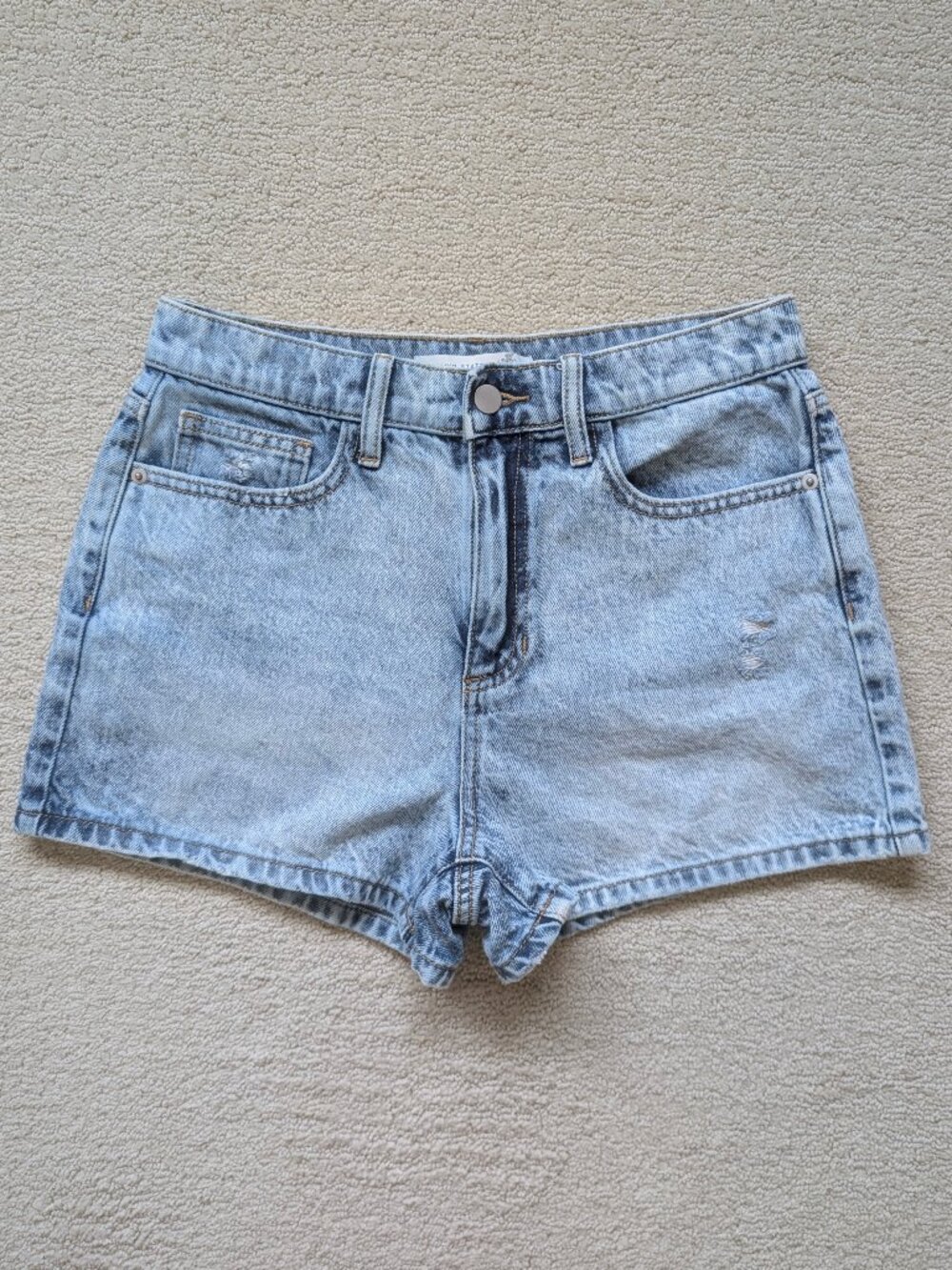 EUC Altar'd State Medium High Rise Waist 2.5" Denim Jean Shorts Light Wash Blue